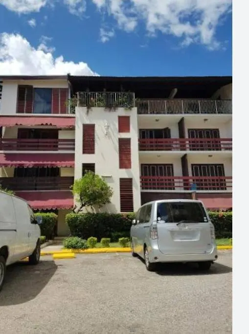 New Kingston Central Location Gated Apartment